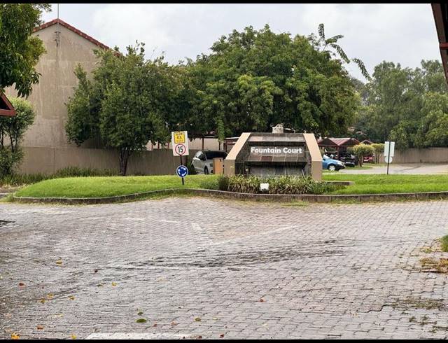 2 BEDROOM TOWNHOUSE FOR SALE IN VORNA VALLEY